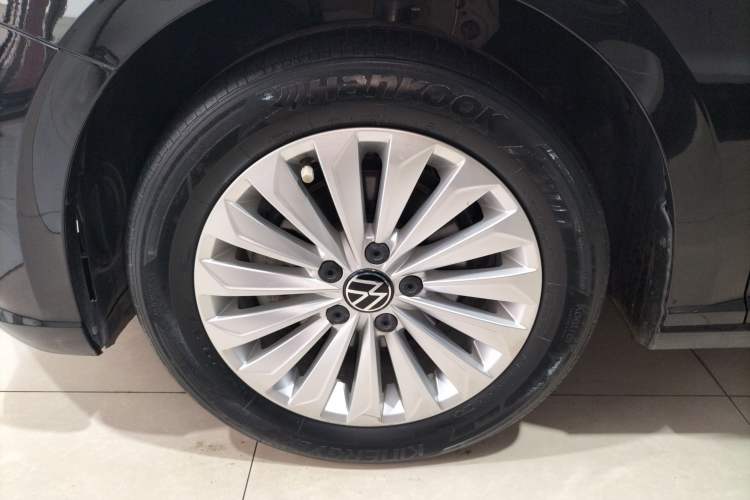 Used Volkswagen Lavida 2022 1.5L Automatic Comfort Edition Left Front Wheel Hub