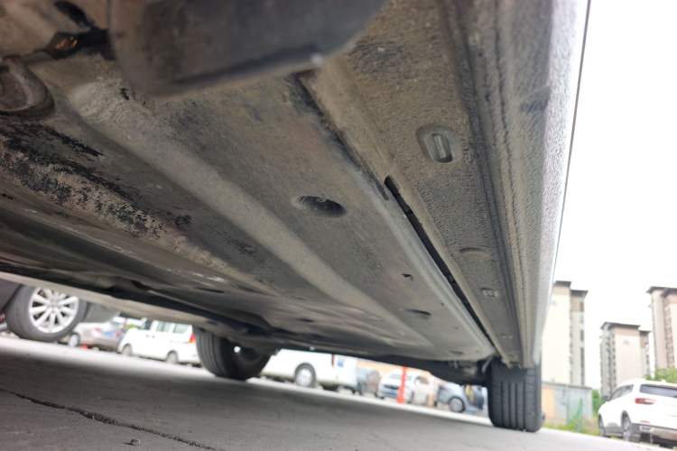 Used Volkswagen Lavida 2022 280TSI DSG Comfort Edition Left Side Sill