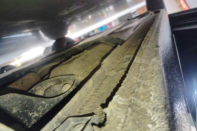 Used Volkswagen Lavida 2022 1.5L Automatic Vision Edition Left Side Sill