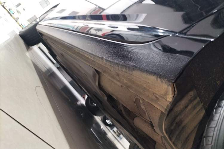 Used Volkswagen Lavida 2022 1.5L Automatic Comfort Edition Left Side Sill