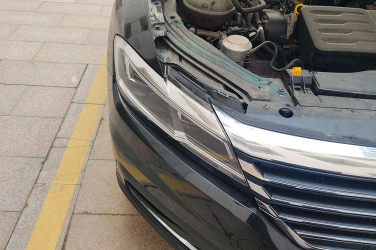 Used Volkswagen Lavida 2022 1.5L Automatic Vision Edition Right Front Headlight