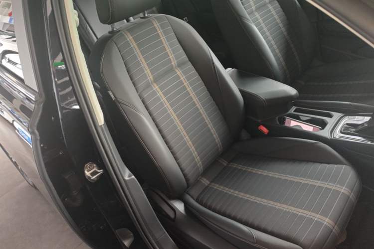 Used Volkswagen Lavida 2022 280TSI DSG Comfort Edition Right Front Seat