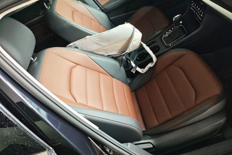 Used Volkswagen Lavida 2022 280TSI DSG Luxury Edition Right Front Seat