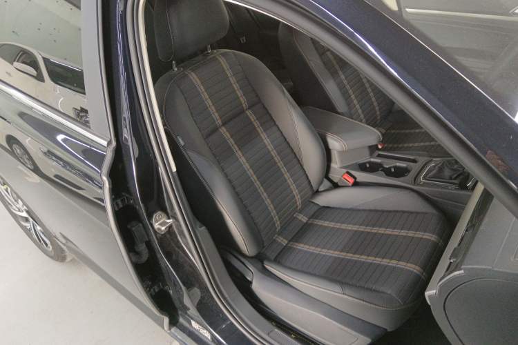 Used Volkswagen Lavida 2022 280TSI DSG Comfort Edition Right Front Seat