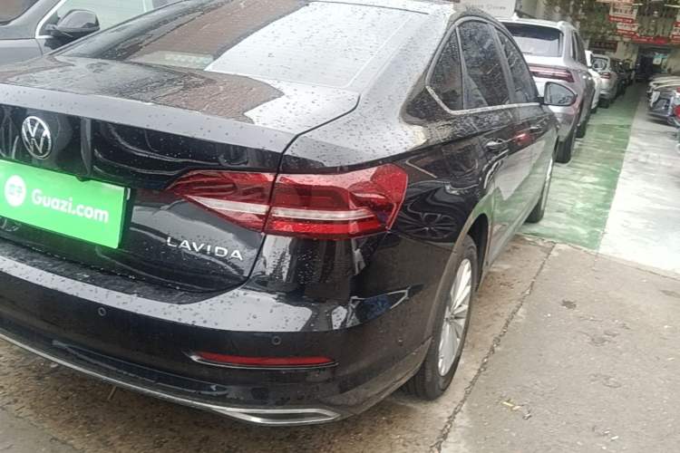 Used Volkswagen Lavida 2022 1.5L Automatic Comfort Edition Right Rear Taillight