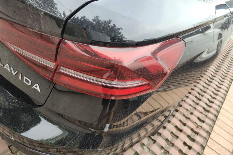Used Volkswagen Lavida 2022 1.5L Automatic Comfort Edition Right Rear Taillight