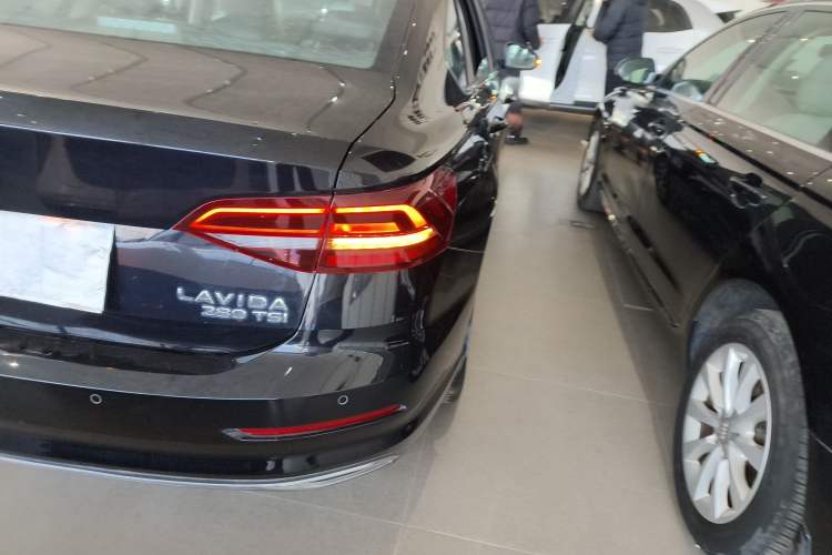 Used Volkswagen Lavida 2022 280TSI DSG Comfort Edition Right Rear Taillight