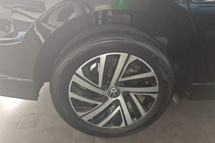 Used Volkswagen Lavida 2022 280TSI DSG Comfort Edition Right Rear Wheel Hub