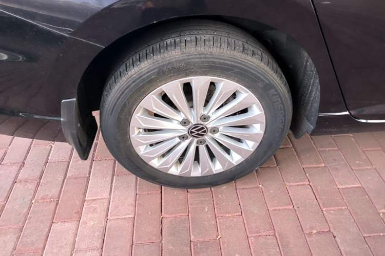 Used Volkswagen Lavida 2022 280TSI DSG Comfort Edition Right Rear Wheel Hub