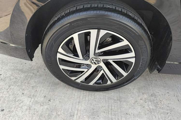 Used Volkswagen Lavida 2022 280TSI DSG Comfort Edition Right Rear Wheel Hub