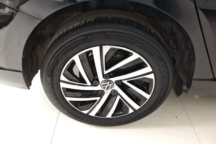 Used Volkswagen Lavida 2022 280TSI DSG Comfort Edition Right Rear Wheel Hub