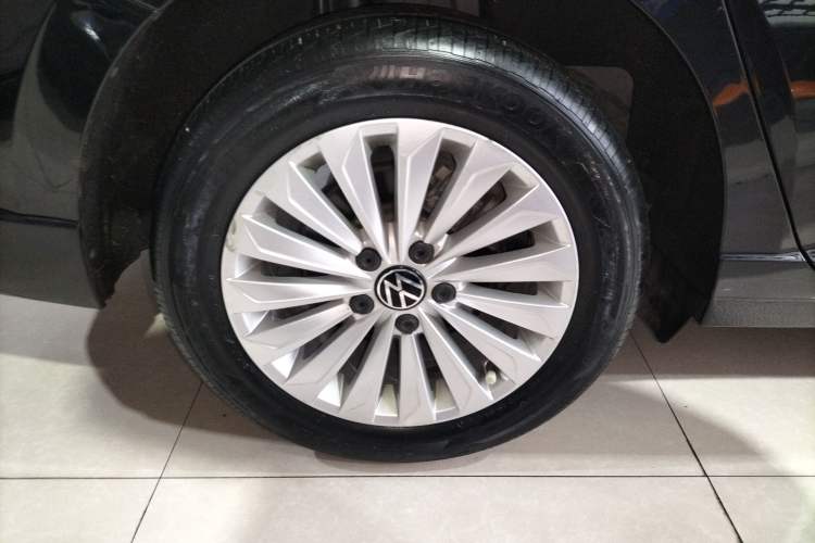 Used Volkswagen Lavida 2022 1.5L Automatic Comfort Edition Right Rear Wheel Hub