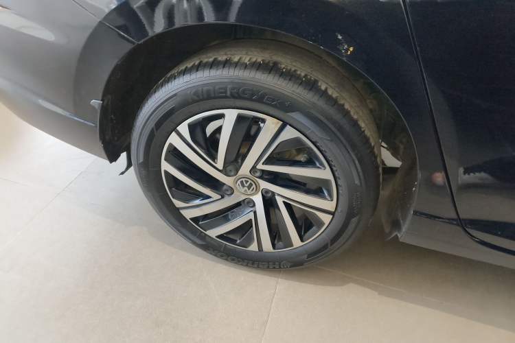 Used Volkswagen Lavida 2022 280TSI DSG Comfort Edition Right Rear Wheel Hub