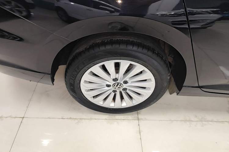 Used Volkswagen Lavida 2022 1.5L Automatic Comfort Edition Right Rear Wheel Hub