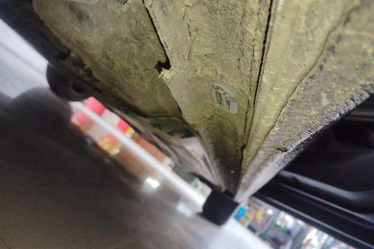 Used Volkswagen Lavida 2022 1.5L Automatic Vision Edition Right Side Sill