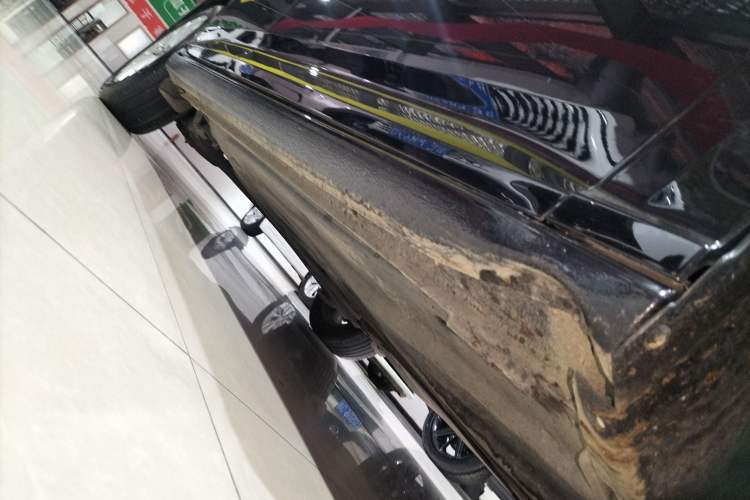 Used Volkswagen Lavida 2022 1.5L Automatic Comfort Edition Right Side Sill