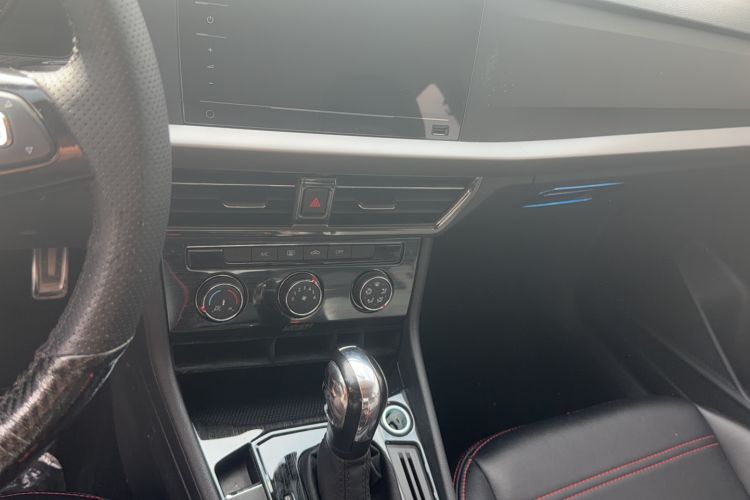 Used Volkswagen Lavida 2022 1.5L Automatic Fashion Edition Audio And AC Panel