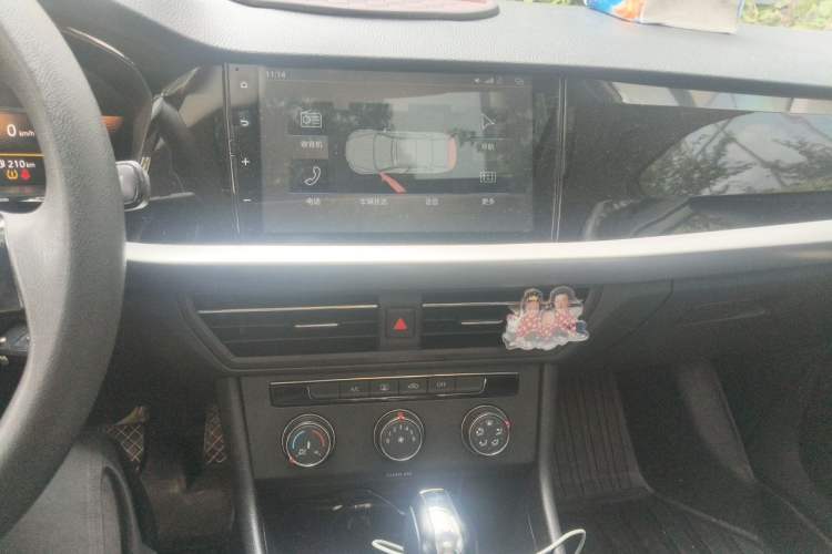 Used Volkswagen Lavida 2022 1.5L Automatic Comfort Edition Audio And AC Panel