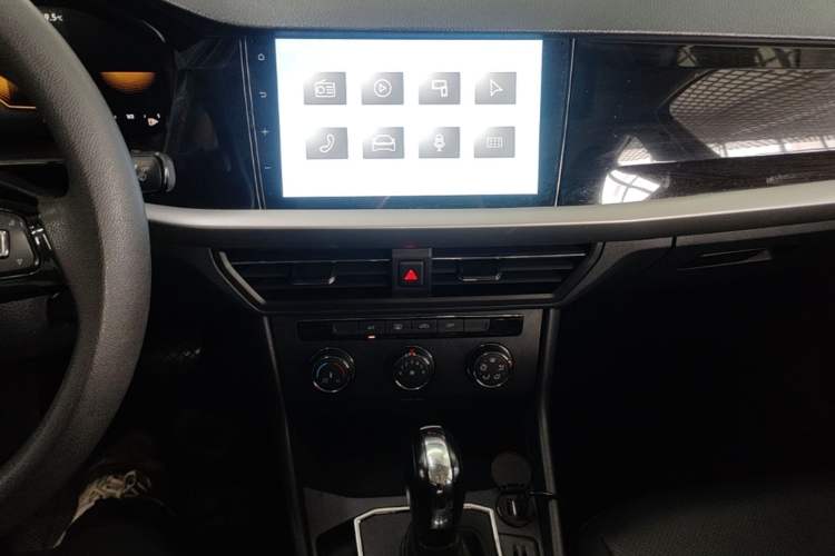 Used Volkswagen Lavida 2022 1.5L Automatic Comfort Edition Audio And AC Panel