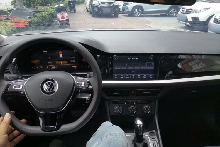 Used Volkswagen Lavida 2022 1.5L Automatic Comfort Edition Center Console