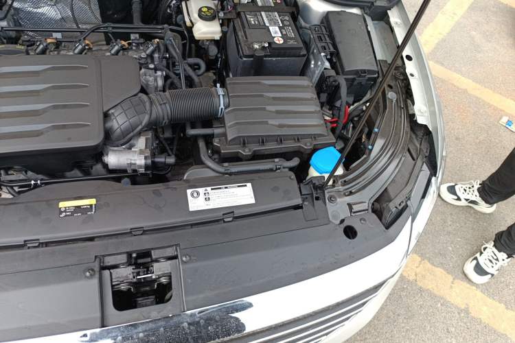 Used Volkswagen Lavida 2022 1.5L Automatic Comfort Edition Engine Bay Left