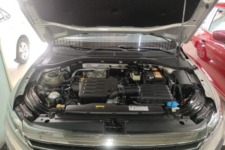 Used Volkswagen Lavida 2022 1.5L Automatic Comfort Edition Engine Bay