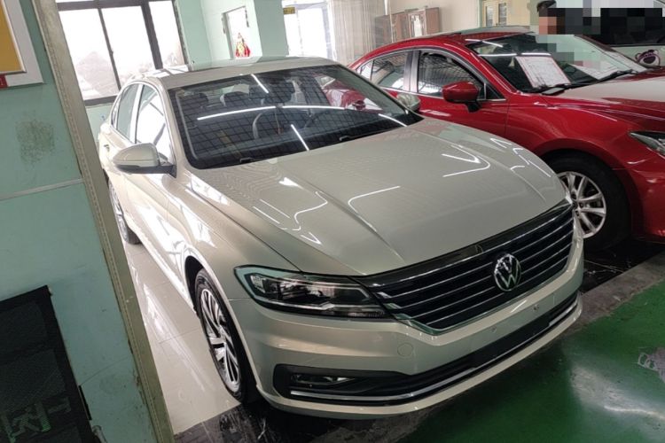 Used Volkswagen Lavida 2022 1.5L Automatic Comfort Edition Front Right 45 Deg