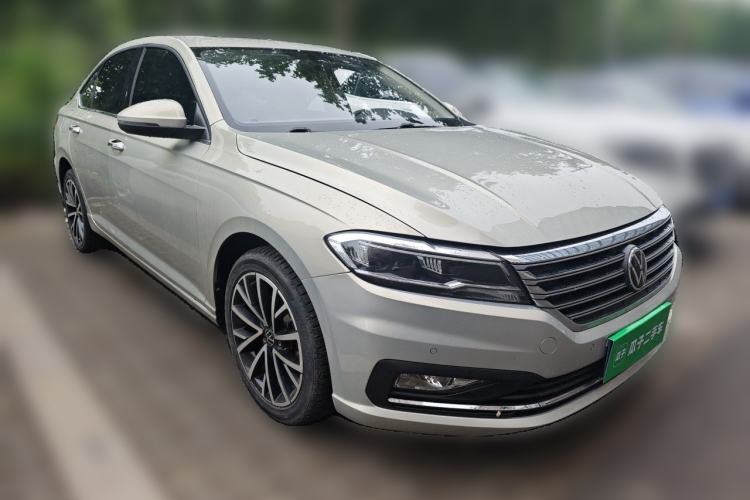 Used Volkswagen Lavida 2022 280TSI DSG Luxury Edition Front Right 45 Deg
