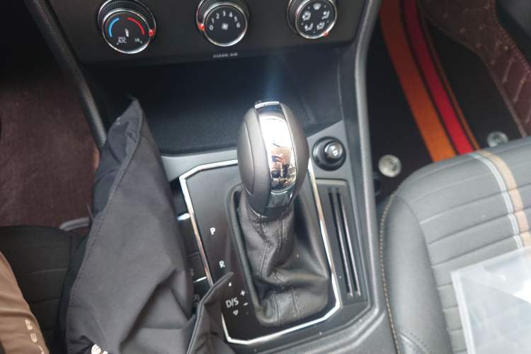 Used Volkswagen Lavida 2022 1.5L Automatic Vision Edition Gear Lever