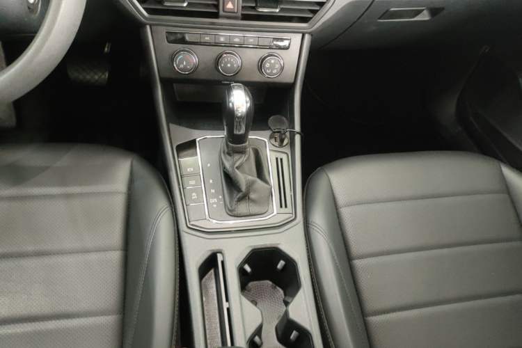 Used Volkswagen Lavida 2022 1.5L Automatic Comfort Edition Gear Lever