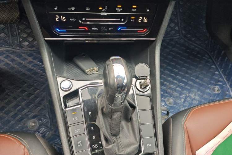 Used Volkswagen Lavida 2022 280TSI DSG Luxury Edition Gear Lever