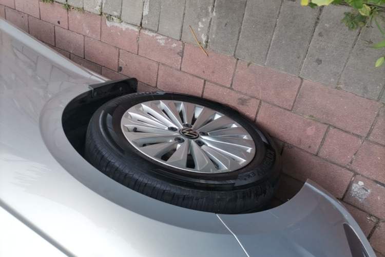 Used Volkswagen Lavida 2022 1.5L Automatic Comfort Edition Left Front Wheel Hub