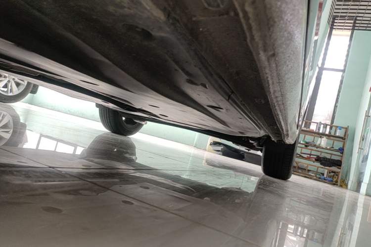 Used Volkswagen Lavida 2022 1.5L Automatic Comfort Edition Left Side Sill