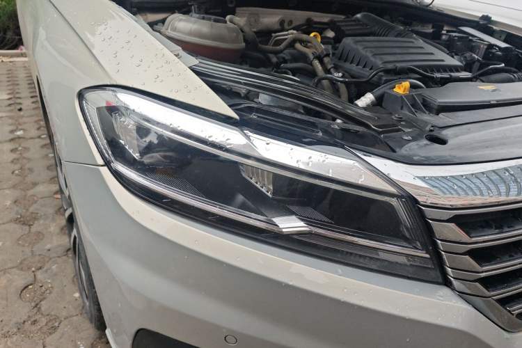 Used Volkswagen Lavida 2022 280TSI DSG Luxury Edition Right Front Headlight