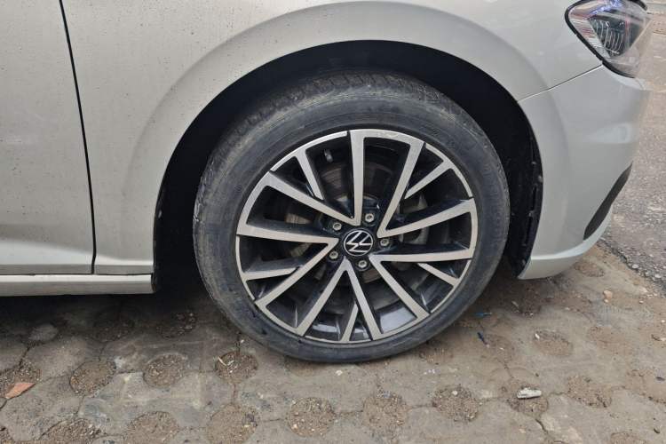 Used Volkswagen Lavida 2022 280TSI DSG Luxury Edition Right Front Wheel Hub