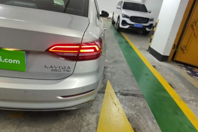 Used Volkswagen Lavida 2022 280TSI DSG Comfort Edition Right Rear Taillight
