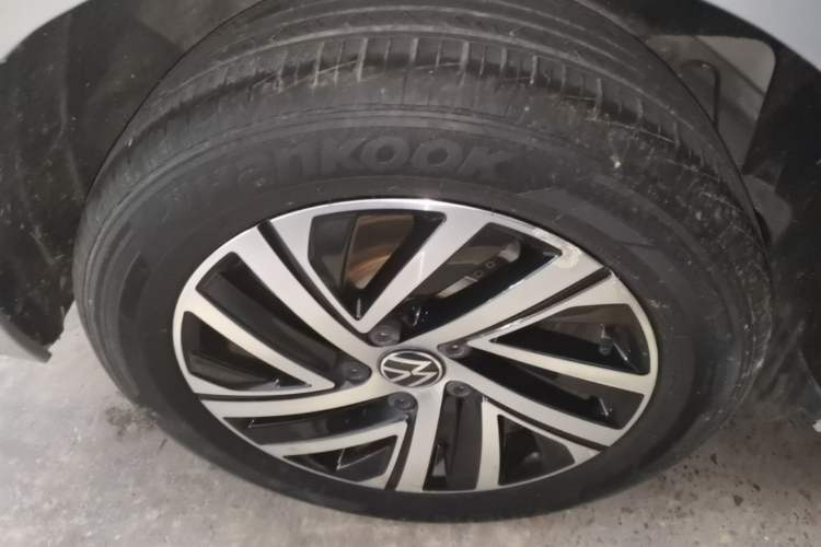 Used Volkswagen Lavida 2022 280TSI DSG Comfort Edition Right Rear Wheel Hub
