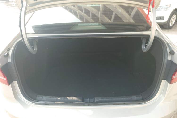 Used Volkswagen Lavida 2022 1.5L Automatic Vision Edition Trunk