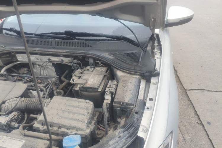 Used Volkswagen Lavida 2022 1.5L Automatic Fashion Edition Engine Bay Left