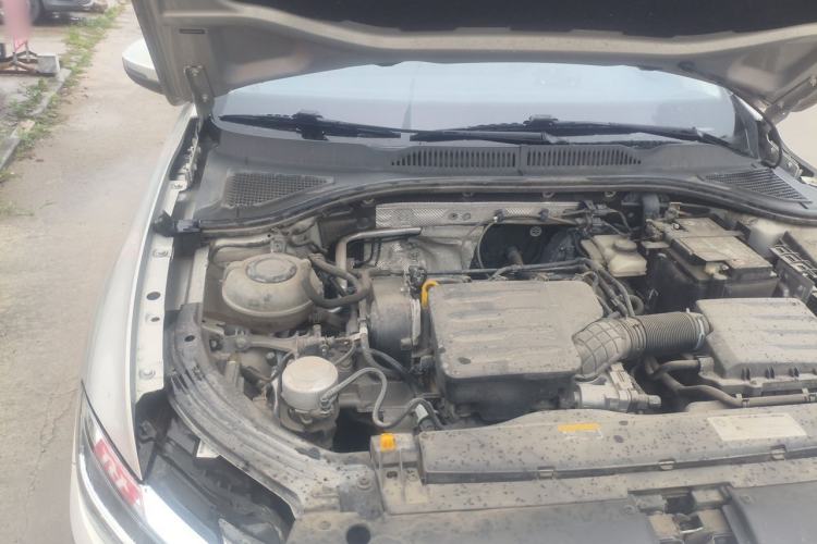 Used Volkswagen Lavida 2022 1.5L Automatic Fashion Edition Engine Bay Right