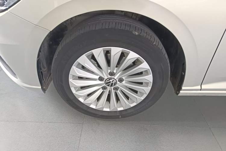 Used Volkswagen Lavida 2022 280TSI DSG Comfort Edition Left Front Wheel Hub