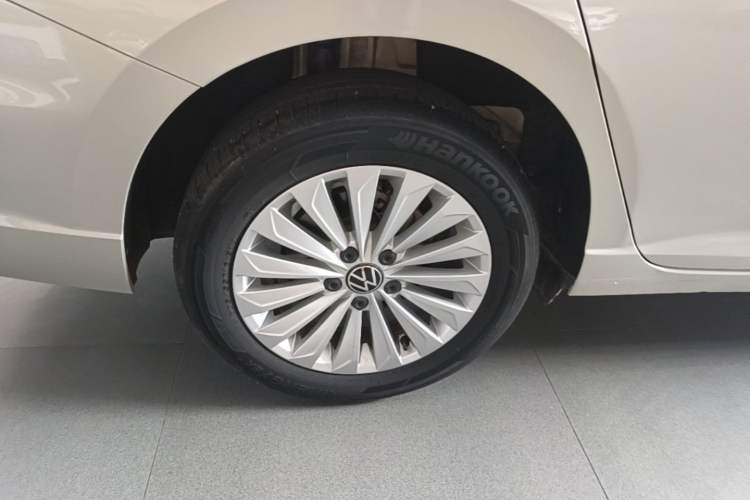 Used Volkswagen Lavida 2022 280TSI DSG Comfort Edition Right Rear Wheel Hub