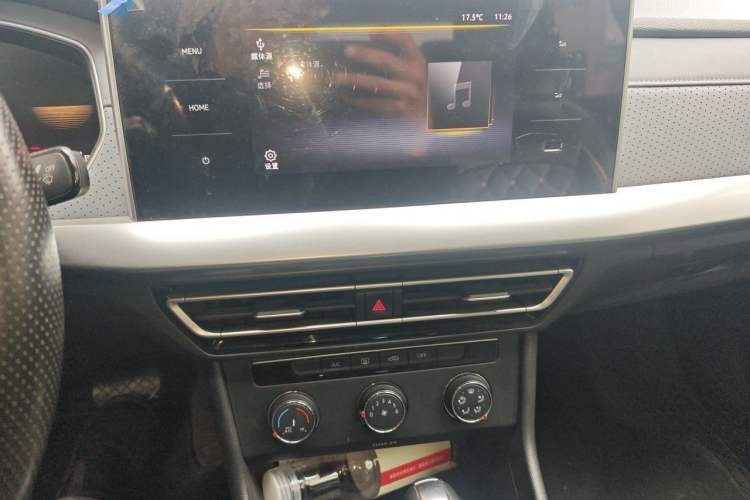 Used Volkswagen Lavida 2022 280TSI DSG Comfort Edition Audio And AC Panel