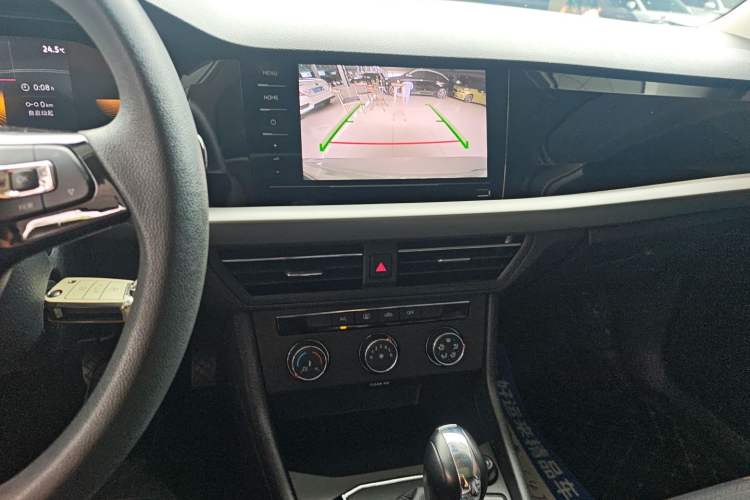Used Volkswagen Lavida 2022 280TSI DSG Comfort Edition Audio And AC Panel