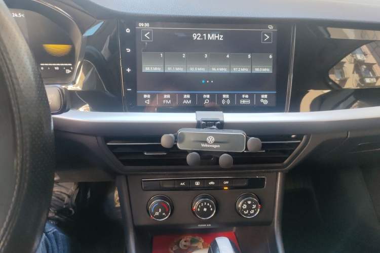 Used Volkswagen Lavida 2022 1.5L Automatic Comfort Edition Audio And AC Panel