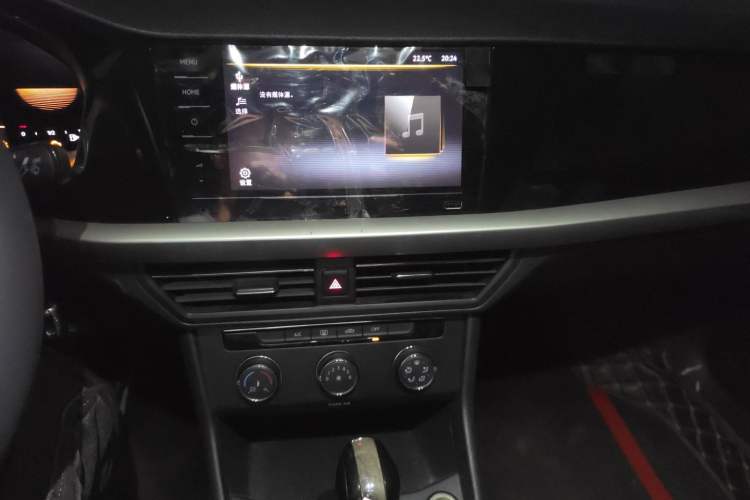 Used Volkswagen Lavida 2022 1.5L Automatic Comfort Edition Audio And AC Panel