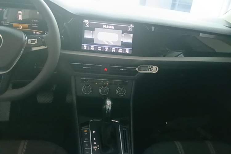 Used Volkswagen Lavida 2022 280TSI DSG Comfort Edition Audio And AC Panel