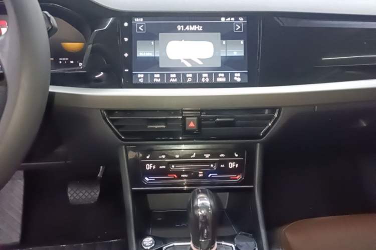 Used Volkswagen Lavida 2022 280TSI DSG Luxury Edition Audio And AC Panel