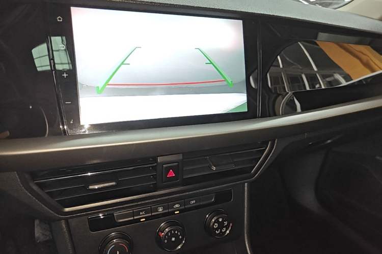 Used Volkswagen Lavida 2022 280TSI DSG Comfort Edition Audio And AC Panel