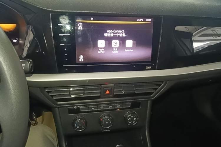Used Volkswagen Lavida 2022 1.5L Automatic Comfort Edition Audio And AC Panel